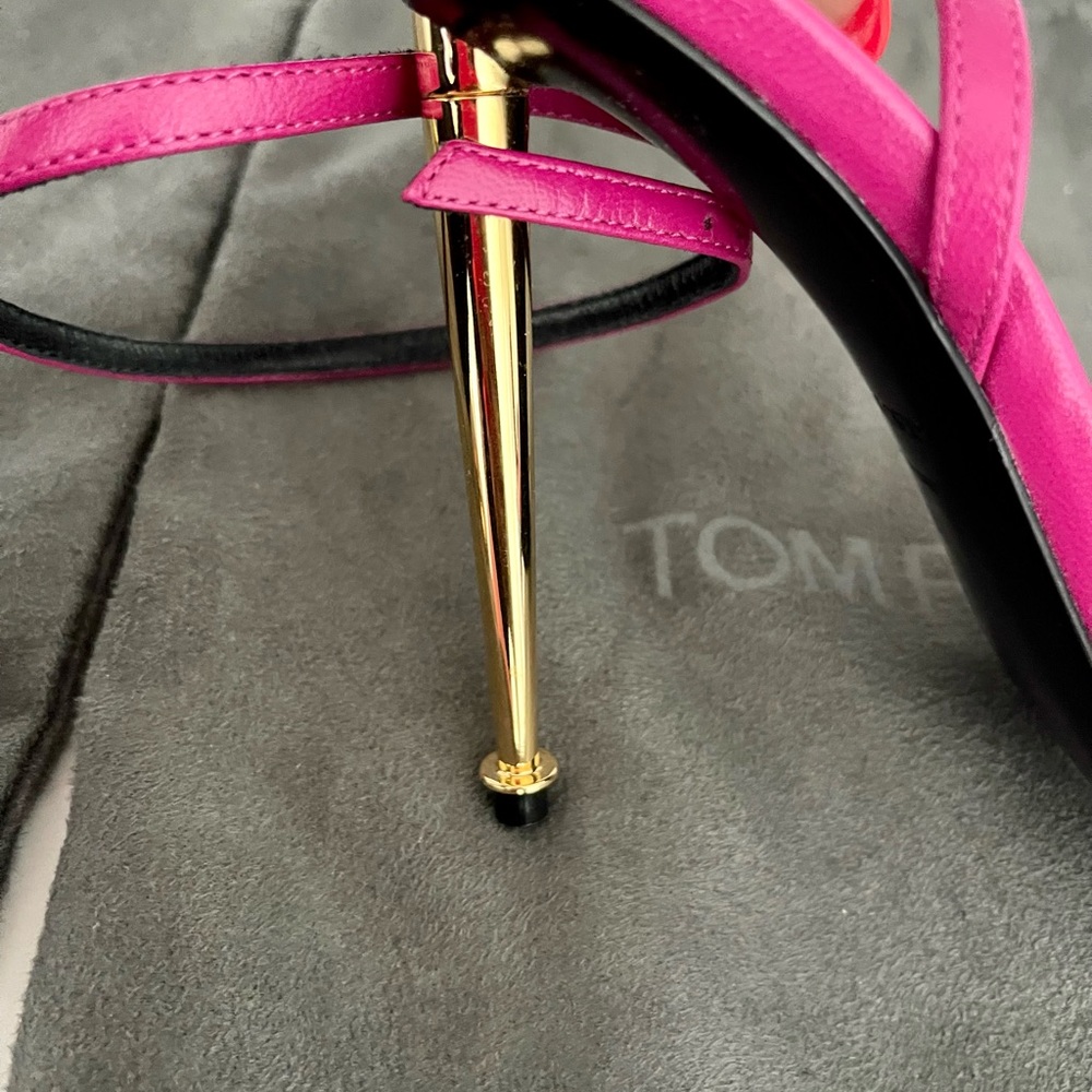 Authentic Tom Ford Shiny Leather Padlock Pointy Sandal (Perry Pink) - Picture 9 of 13